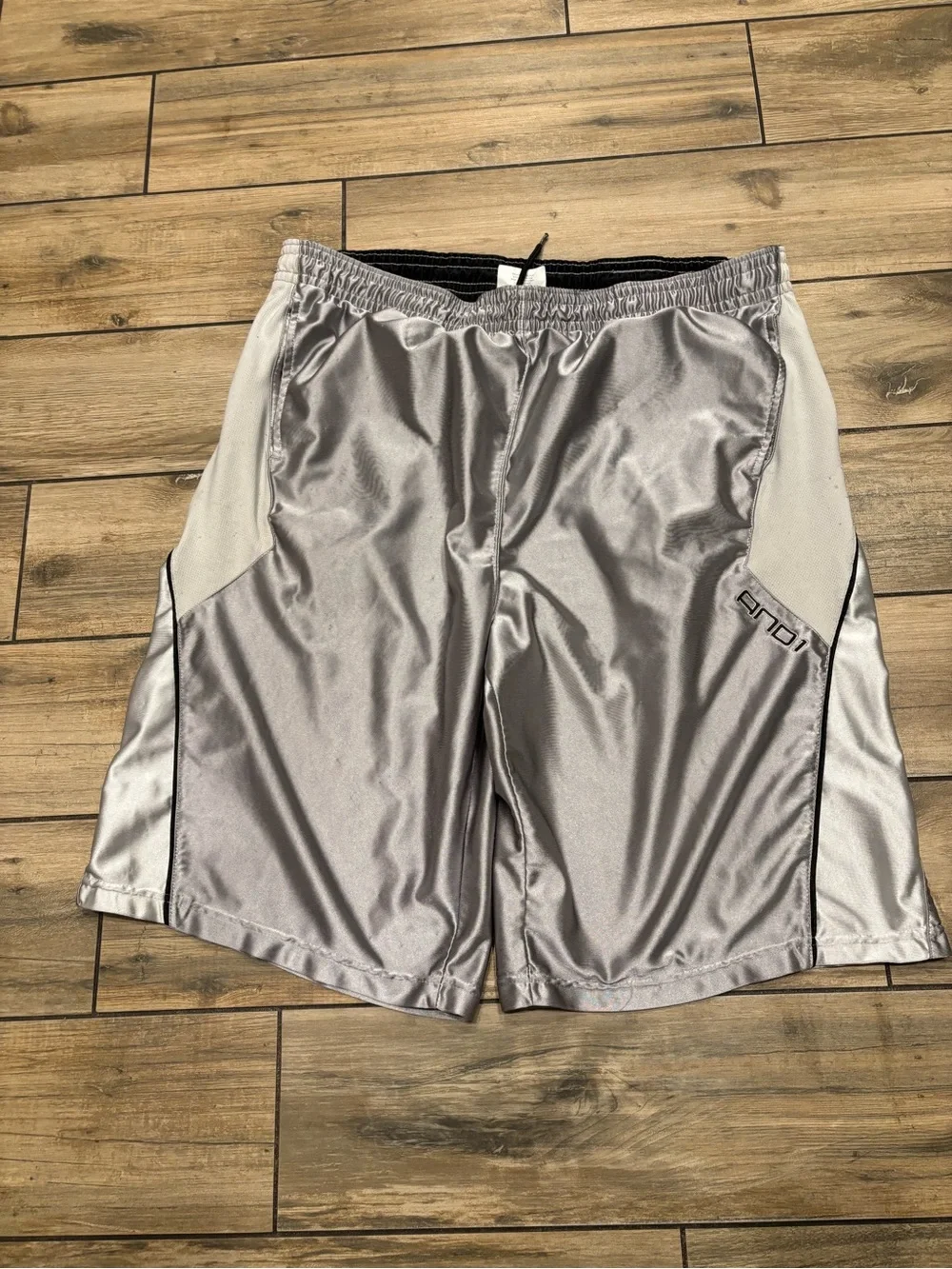 Vintage Baggy AND1 Mens Silver Grey Shiny Dazzle Mesh Basketball Shorts Size XL
